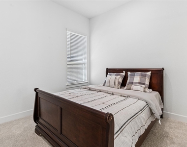 2216 Lakelet Drive - Photo Thumbnail 30