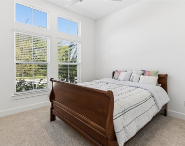 2216 Lakelet Drive - Photo Thumbnail 22
