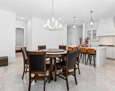 2216 Lakelet Drive - Photo Thumbnail 17