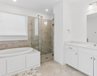 2216 Lakelet Drive - Photo Thumbnail 27