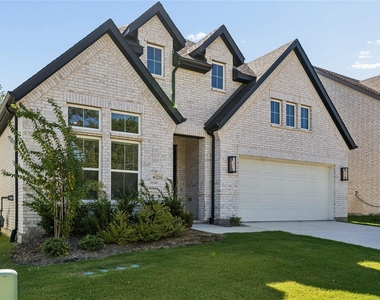 2216 Lakelet Drive - Photo Thumbnail 4