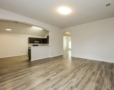 1906 Jasmine Drive - Photo Thumbnail 6