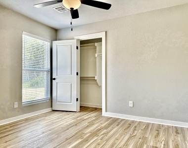 2384 Miller Street - Photo Thumbnail 14