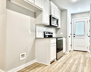 2384 Miller Street - Photo Thumbnail 5
