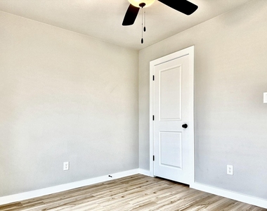 2384 Miller Street - Photo Thumbnail 15