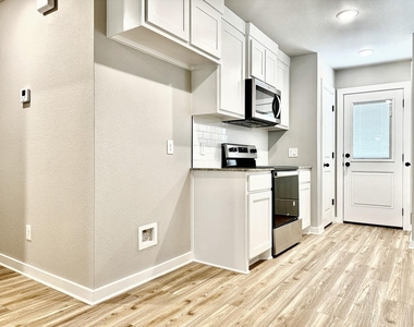2384 Miller Street - Photo Thumbnail 6