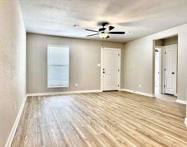 2384 Miller Street - Photo Thumbnail 3