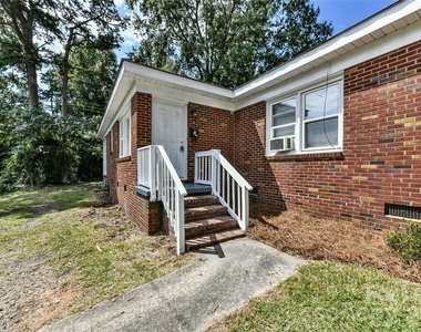 3429 Meredith Avenue - Photo Thumbnail 2