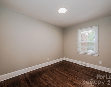 3429 Meredith Avenue - Photo Thumbnail 12