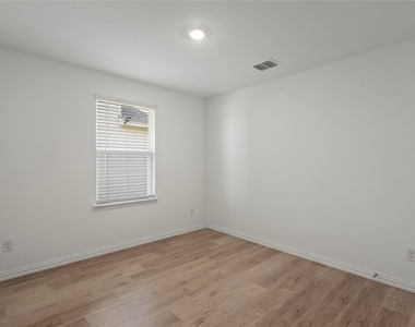 1305 Panela Road - Photo Thumbnail 13
