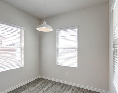 2035 Augusta Street - Photo Thumbnail 9
