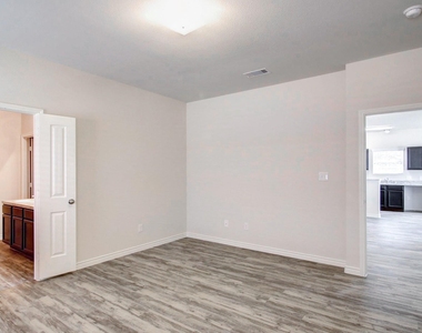 2035 Augusta Street - Photo Thumbnail 12