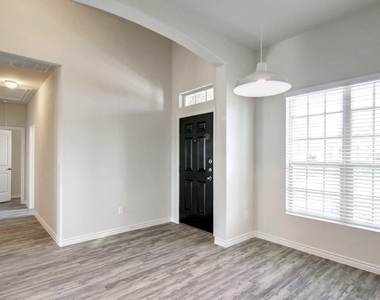 2035 Augusta Street - Photo Thumbnail 10