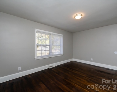 3427 Meredith Avenue - Photo Thumbnail 16