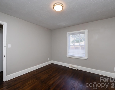 3427 Meredith Avenue - Photo Thumbnail 20