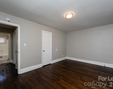 3427 Meredith Avenue - Photo Thumbnail 17
