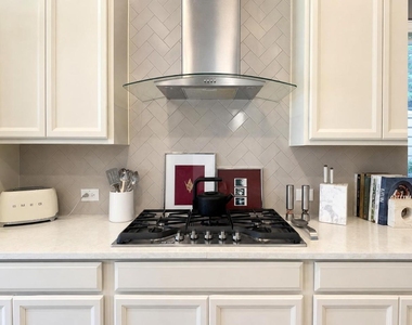 2812 Ranger Lane - Photo Thumbnail 15