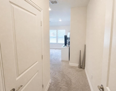 2812 Ranger Lane - Photo Thumbnail 26