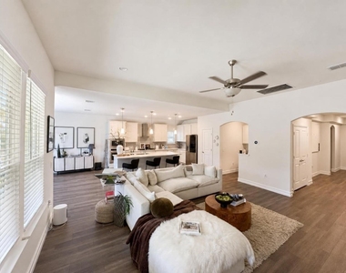2812 Ranger Lane - Photo Thumbnail 21