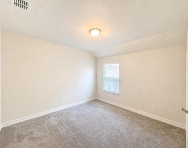 2812 Ranger Lane - Photo Thumbnail 7