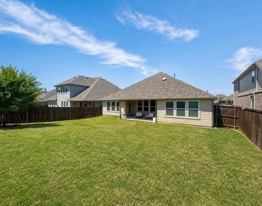 2812 Ranger Lane - Photo Thumbnail 30