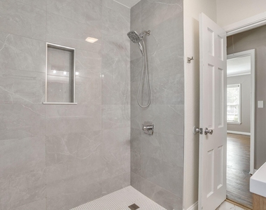 6404 Malvey Avenue - Photo Thumbnail 13