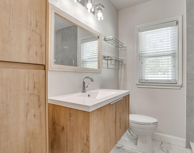 6404 Malvey Avenue - Photo Thumbnail 14