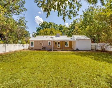 6404 Malvey Avenue - Photo Thumbnail 19
