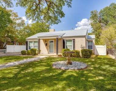 6404 Malvey Avenue - Photo Thumbnail 1