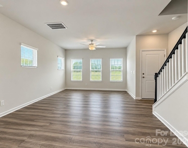 6518 Harlech Street - Photo Thumbnail 3