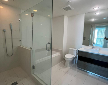 1100 S Miami Avenue - Photo Thumbnail 4