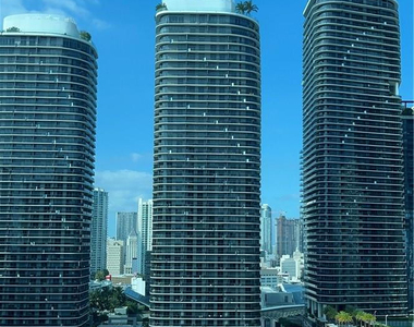1100 S Miami Avenue - Photo Thumbnail 16