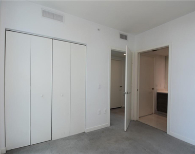 1100 S Miami Avenue - Photo Thumbnail 6