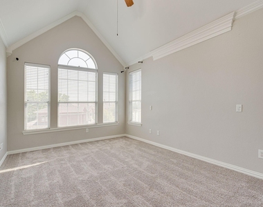 4016 Rome Court - Photo Thumbnail 5