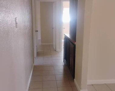 2901 Colonial Drive - Photo Thumbnail 1