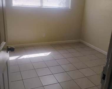 2901 Colonial Drive - Photo Thumbnail 6
