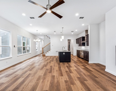 239 Athenia Drive - Photo Thumbnail 18