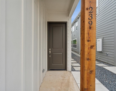 239 Athenia Drive - Photo Thumbnail 1