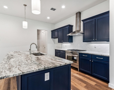 239 Athenia Drive - Photo Thumbnail 7