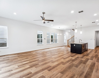 239 Athenia Drive - Photo Thumbnail 17