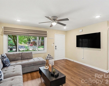 2616 Springway Drive - Photo Thumbnail 2