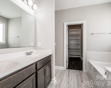 6120 Durango Way - Photo Thumbnail 24