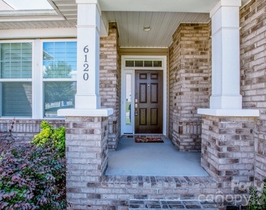 6120 Durango Way - Photo Thumbnail 2