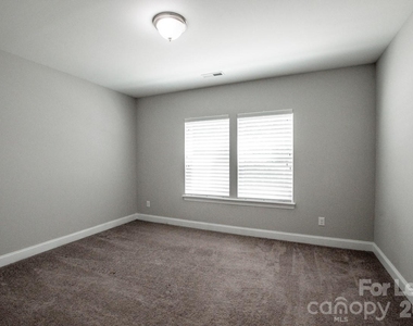 6120 Durango Way - Photo Thumbnail 19