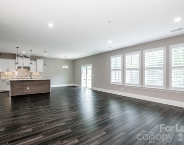 6120 Durango Way - Photo Thumbnail 14