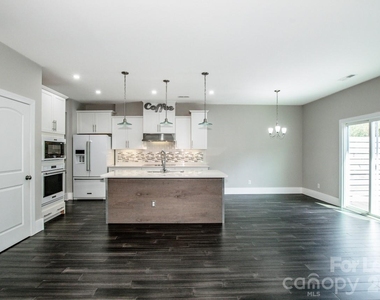 6120 Durango Way - Photo Thumbnail 13
