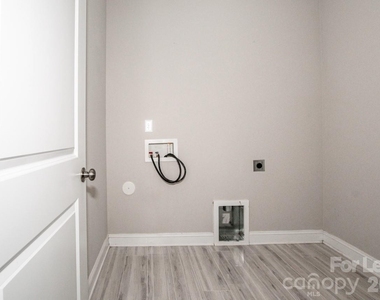 6120 Durango Way - Photo Thumbnail 17