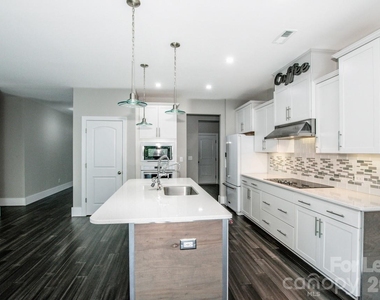 6120 Durango Way - Photo Thumbnail 15