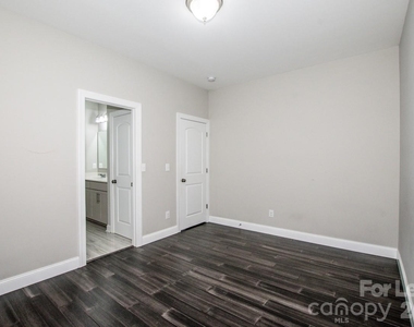 6120 Durango Way - Photo Thumbnail 20