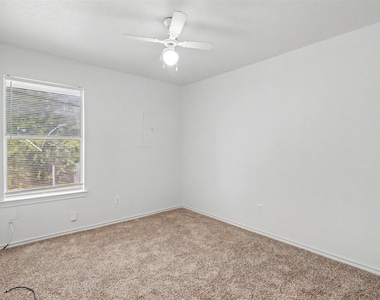 210 Joshua Boulevard - Photo Thumbnail 15